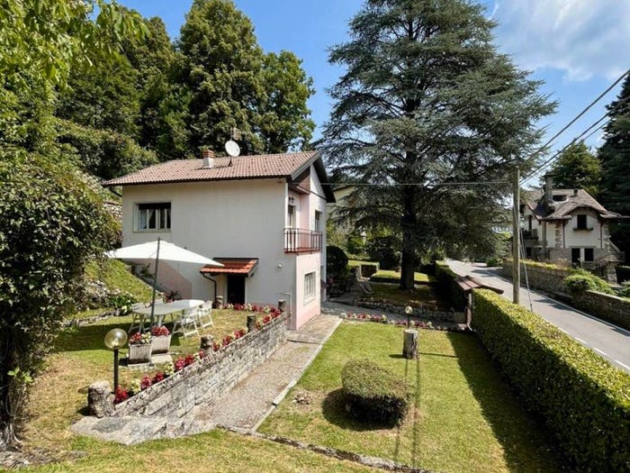 Casa con 5 locali in vendita in Viale Poletti, Lanzo D'Intelvi, Alta Valle Intelvi