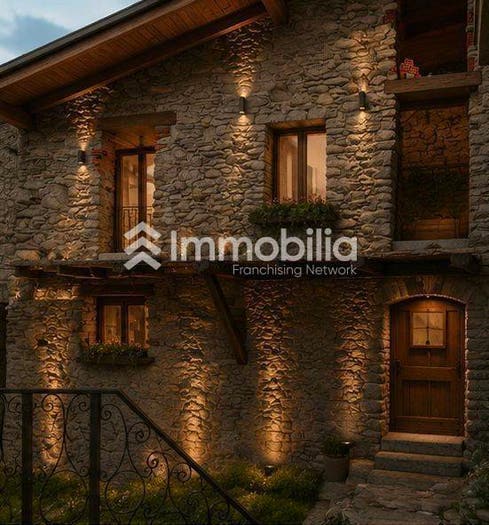 Casa trilocale in vendita in Via Santa Maria, Gravere