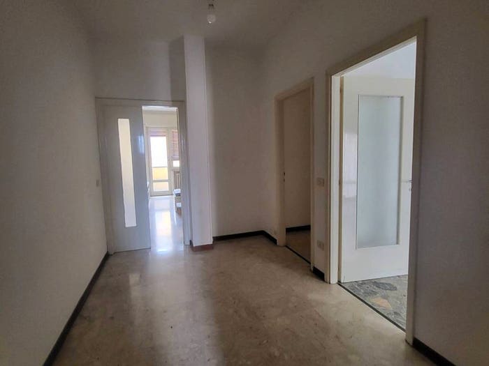 Appartamento con 5 locali in vendita in Strada Aurelio Saffi, Centro Storico, Parma
