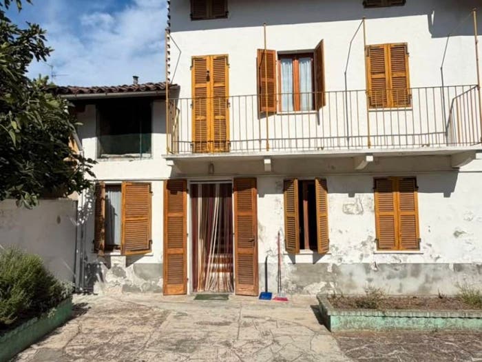 Casa con 6 locali in vendita in Via Po, Frassineto Po