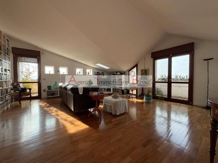 Casa con 5 locali in vendita in VIA COLOMBO, San Domenico, Selvazzano Dentro