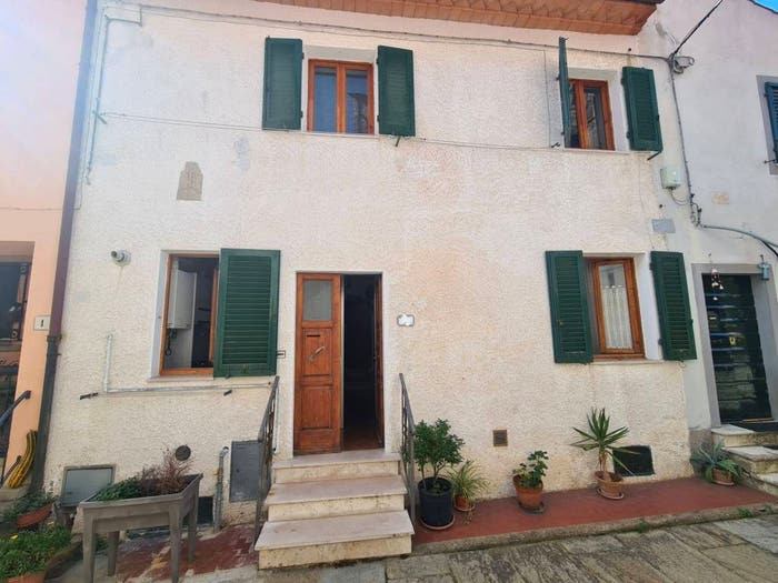 Casa quadrilocale in vendita in Via Urbano Rattazzi, Castellina Marittima
