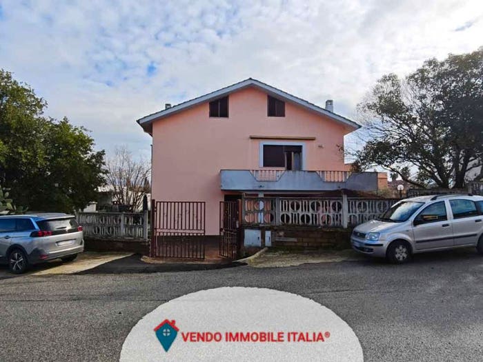Casa con 6 locali in vendita in Via Terranova da Sibari, Rocca Cencia, Roma