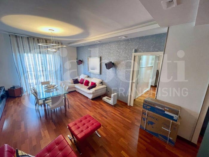 Appartamento quadrilocale in vendita in Corso delle Provincie, Province Veneto, Catania