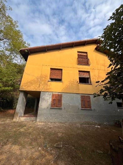 Casa con 6 locali in vendita in Via Fabbrica, Centro, Bosio