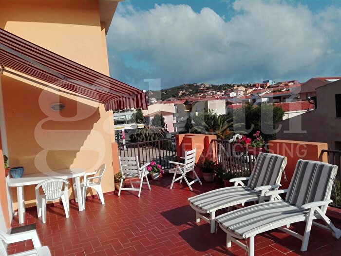 Appartamento quadrilocale in vendita in Domo Sa Rocca Via Nazionale, Santa Teresa Gallura