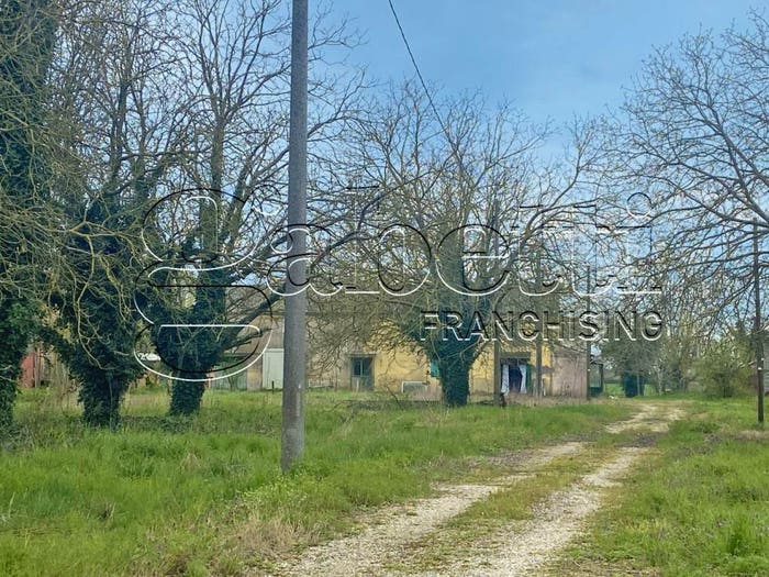 Casa con 6 locali in vendita in Via Selva, Quartesana, Ferrara