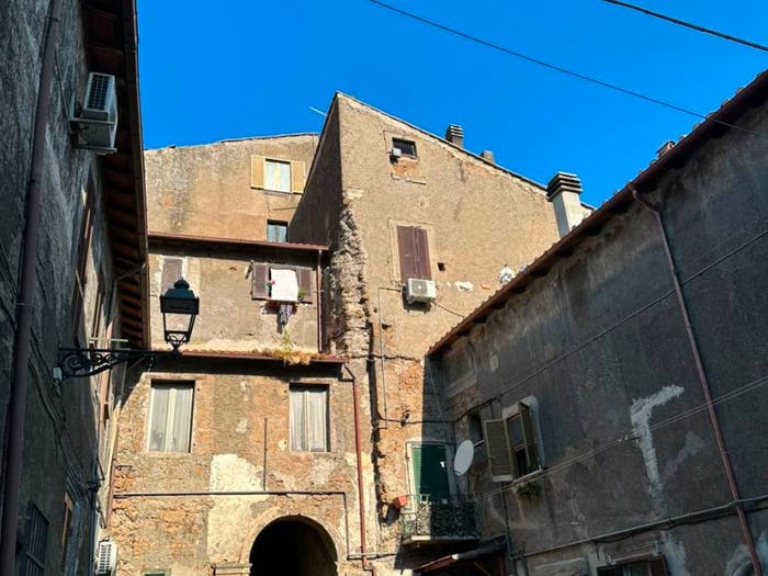 Appartamento bilocale in vendita in Largo Verzaschi, Centro, Nepi