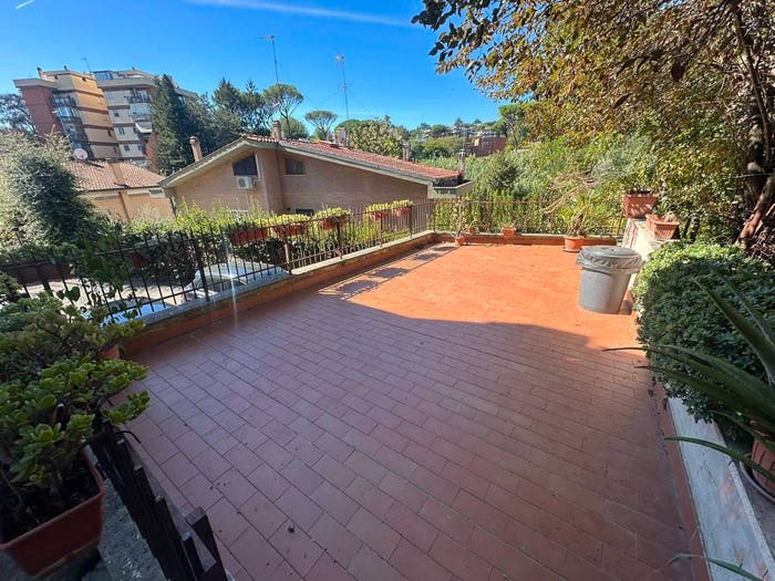 Appartamento trilocale in affitto in Via Fosso del Poggio, Grottarossa Saxa Rubra, Roma