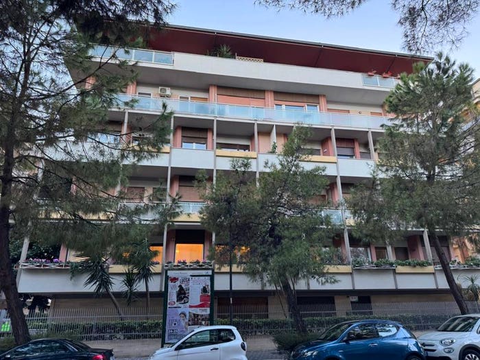 Appartamento quadrilocale in vendita in Viale John Fitzgerald Kennedy, Lungomare Strada Parco, Pescara