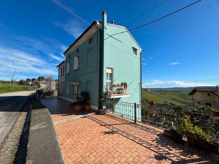 Appartamento con 6 locali in vendita in Contrada Montone, Montone I, Fermo