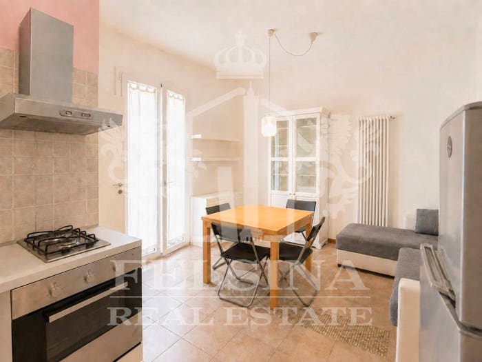 Appartamento bilocale in vendita in Via San Petronio Vecchio, Santo Stefano, Bologna