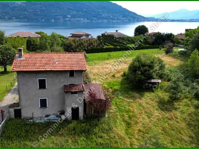Casa bilocale in vendita in Strada Cavalli Oltrefiume, Centro, Baveno