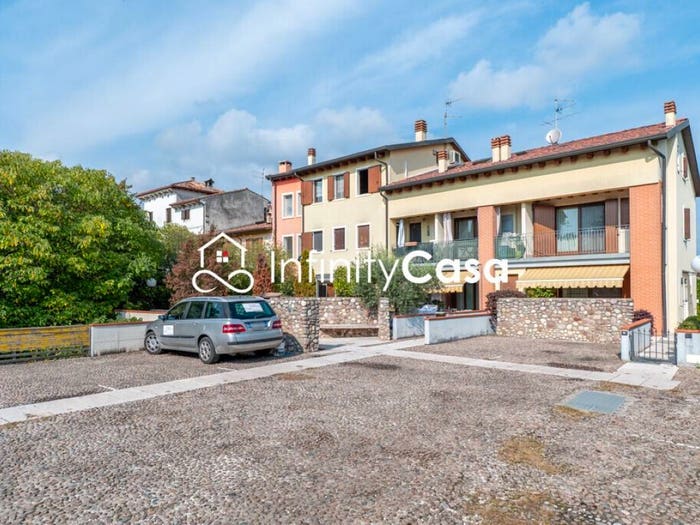 Appartamento trilocale in vendita in Località Civel, Bussolengo