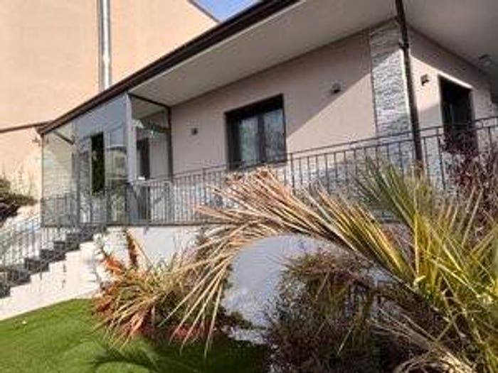 Casa con 5 locali in vendita in Via Gradisca, Nicolosi