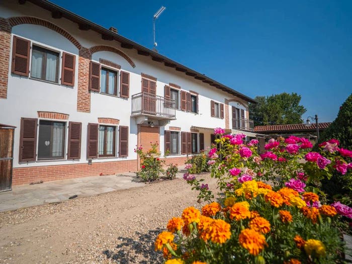 Casa con 6 locali in vendita in Strada Asti, Revigliasco d'Asti
