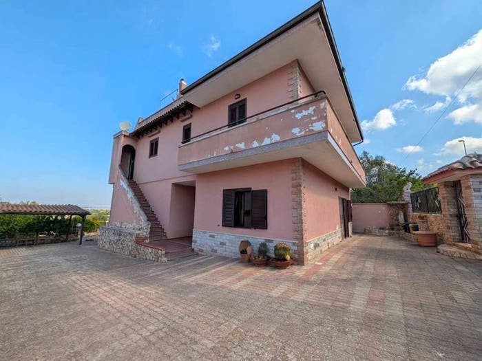 Casa con 6 locali in vendita in Via Tommaso Fiore, Via Lecce Ospedale, Gallipoli
