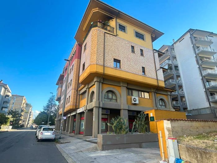 Appartamento con 6 locali in vendita in Viale Cesare Gabriele, Panebianco Tribunale, Cosenza