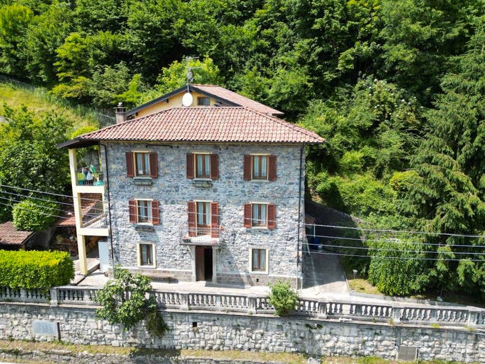 Casa con 6 locali in vendita in Via Garibaldi, Ramponio Verna, Alta Valle Intelvi