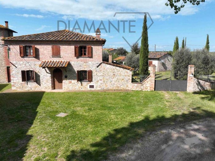 Casa con 6 locali in vendita in Vitellino, Castiglione del Lago