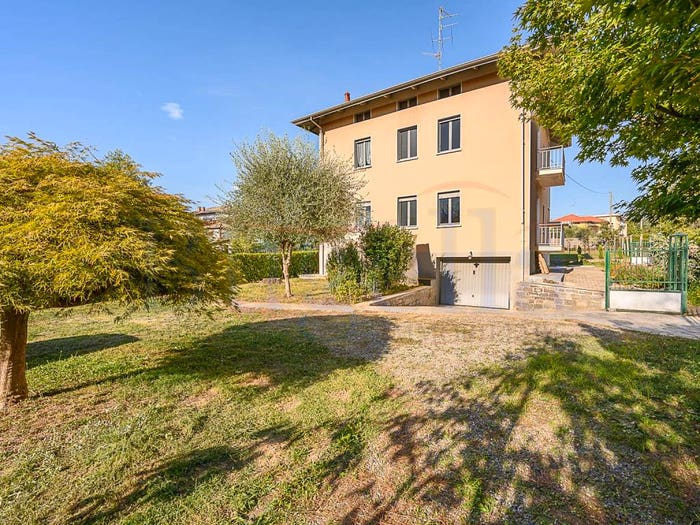 Casa con 6 locali in vendita in Via Martiri della Libertà, Centro, Cossato