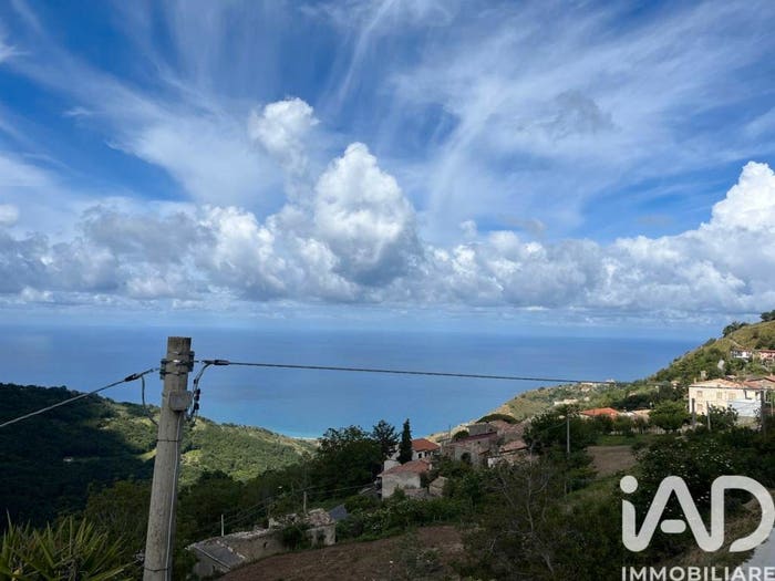 Casa con 6 locali in vendita in Frazione Pantano, San Biase, Fiumefreddo Bruzio