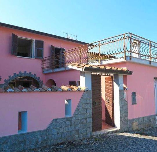 Casa con 6 locali in vendita in Via Pace, Fivizzano
