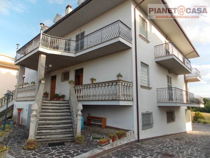 Appartamento con 6 locali in vendita in Strada Provinciale, Castorano