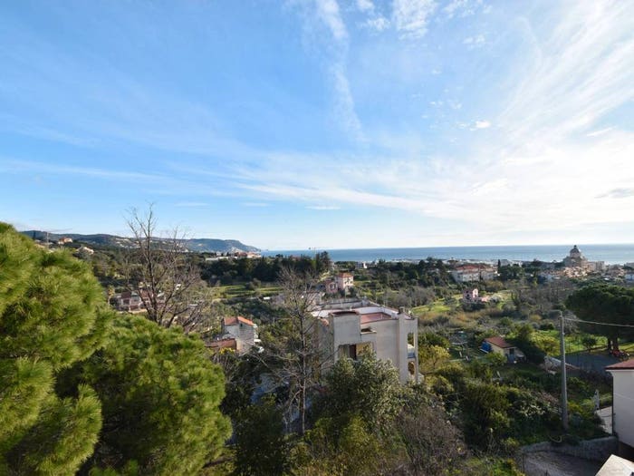 Appartamento bilocale in vendita in Via Piste, Centro, Loano