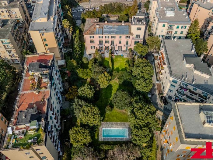 Appartamento trilocale in vendita in via Priaruggia, Quarto, Genova