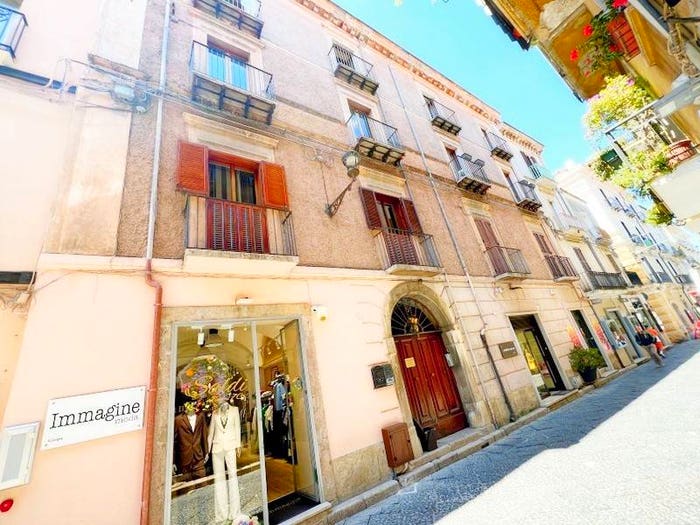 Appartamento quadrilocale in vendita in Corso Appio Claudio, Centro, Fondi