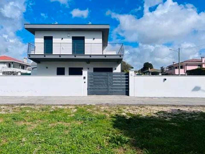 Casa quadrilocale in vendita in Viale Dei Ciclamini SNC, Villaggio Giornalisti Poggio, Anzio