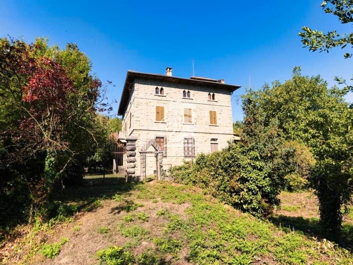 Casa con 6 locali in vendita in Strada Statale di Valle Bormida, Strevi