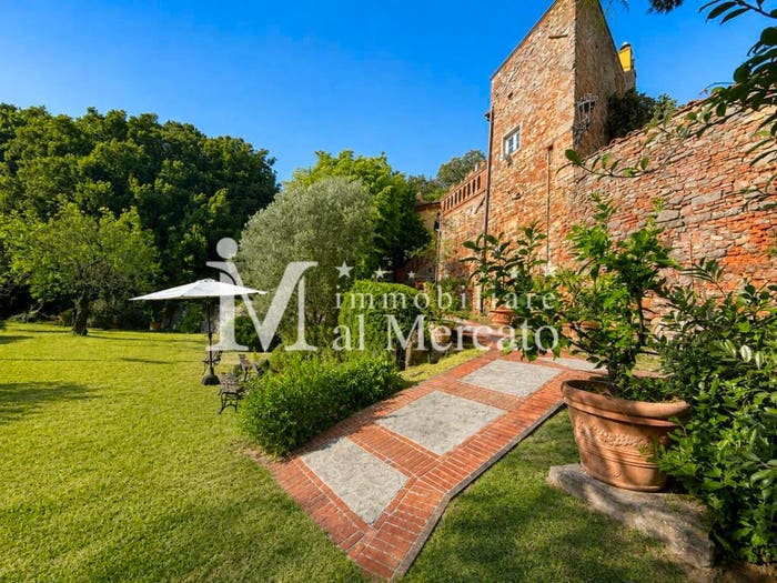 Casa con 6 locali in vendita in Pza Giuseppe Garibaldi, Centro, Montecarlo