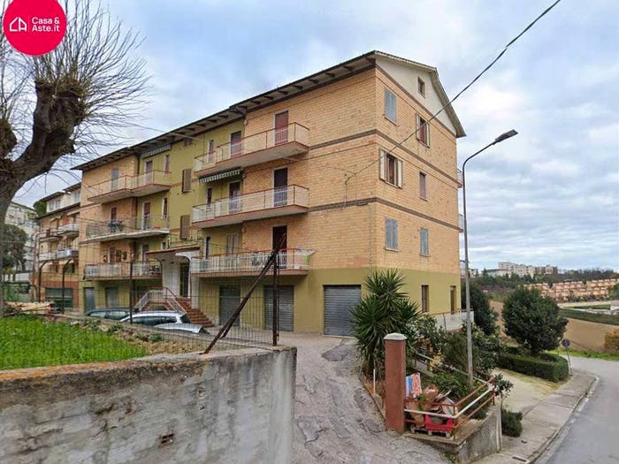 Appartamento con 6 locali in vendita in Via Luigi Longo, Centro, Monte San Giusto