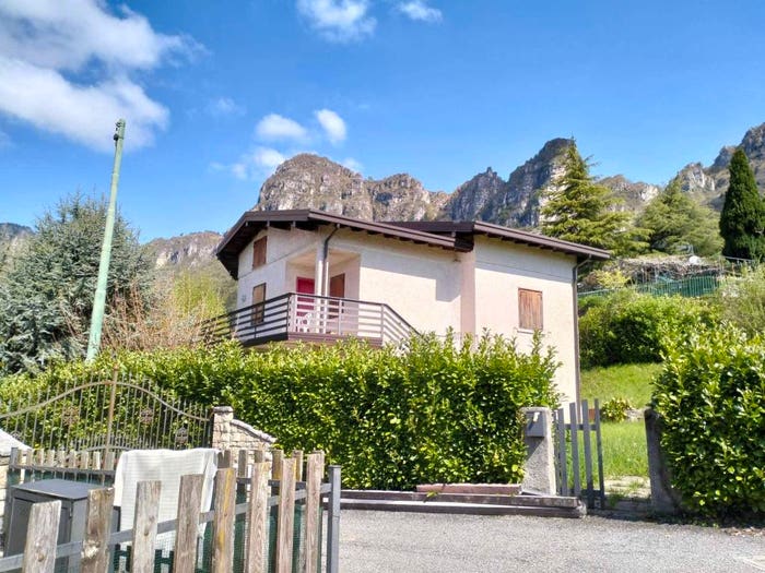 Casa con 6 locali in vendita in Villa, Lodrino