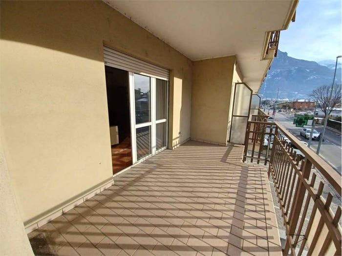 Appartamento trilocale in vendita in Centro, Donnas