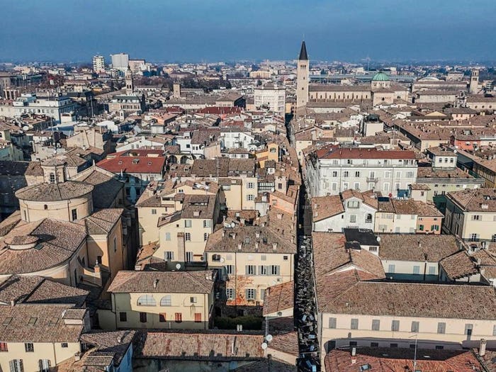 Appartamento quadrilocale in vendita in Strada della Repubblica, Centro Storico, Parma
