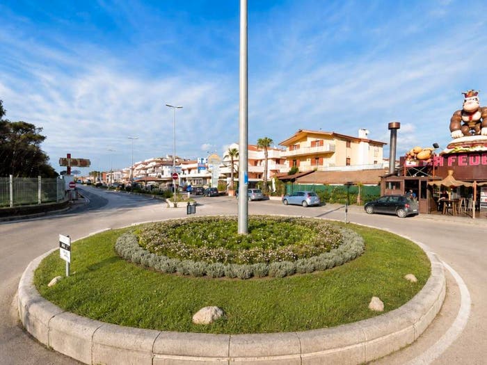 Casa con 6 locali in vendita in Via Lazio, Pinetamare, Castel Volturno