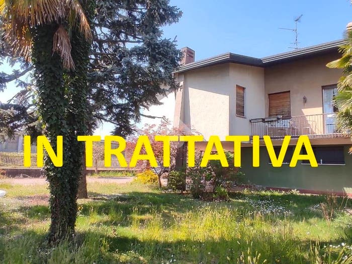 Casa quadrilocale in vendita in Via Trento, Centro, Ferno