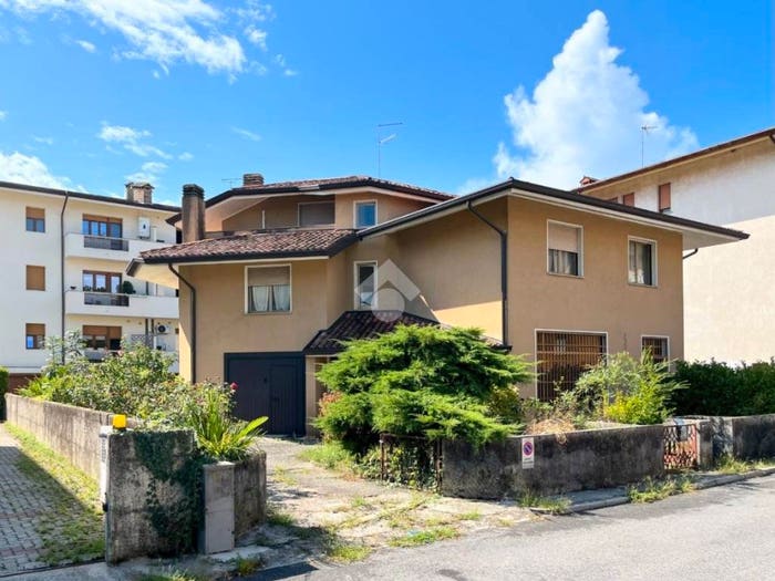 Casa quadrilocale in vendita in Via Enrico Fermi, Centro, Cervignano del Friuli