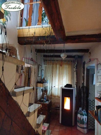 Casa con 6 locali in vendita in Fosdinovo