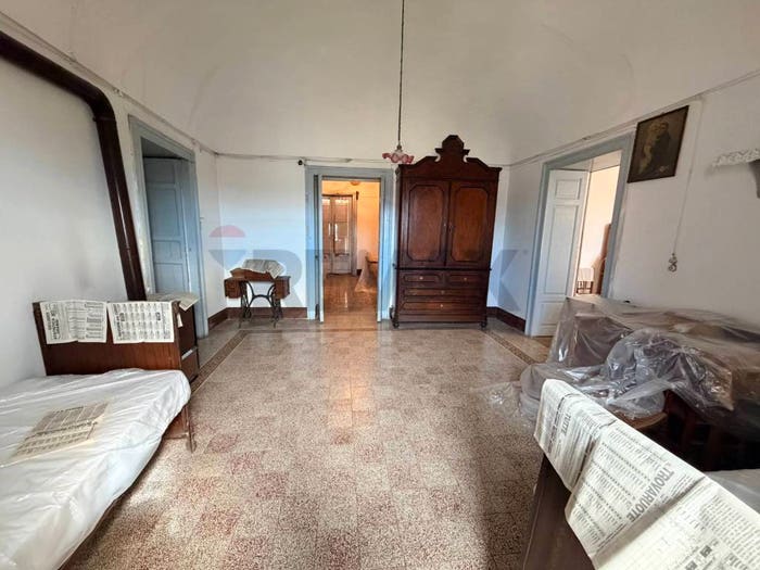 Casa con 6 locali in vendita in Via Giuseppe Garibaldi, Ferla