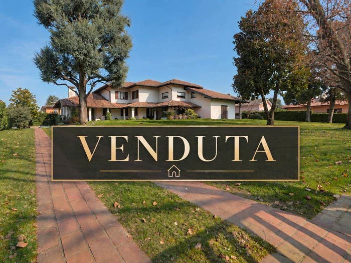 Casa con 6 locali in vendita in Via Bernardino Luini, Centro, Caronno Pertusella