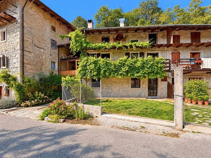 Casa quadrilocale in vendita in Borgo Stremiz, Faedis