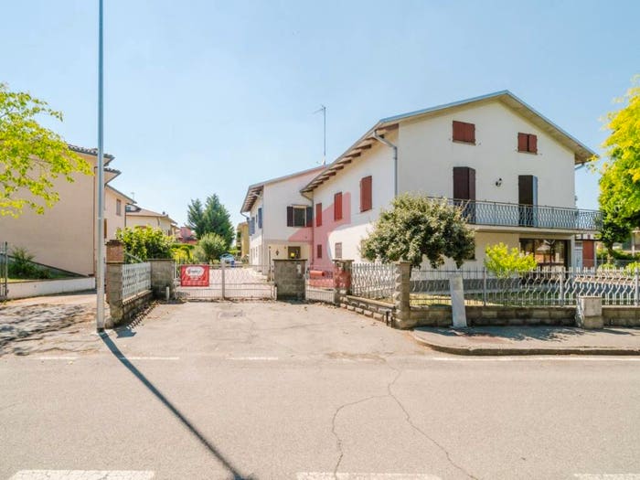 Casa quadrilocale in vendita in Via Moro, Centro, Fontanellato