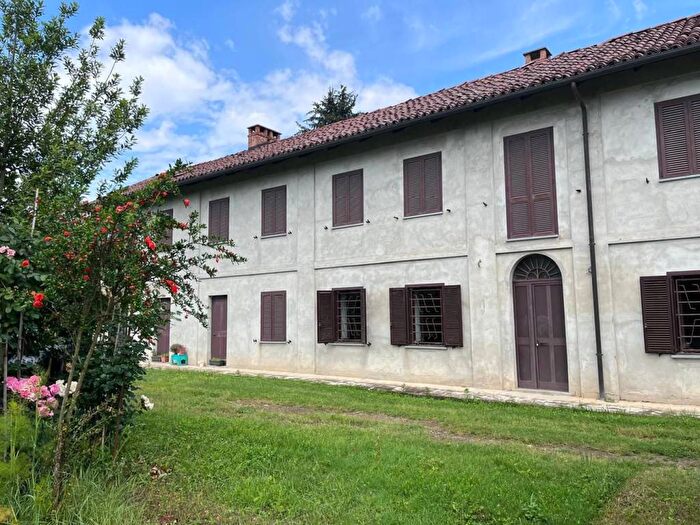 Casa con 6 locali in vendita in VIA GIUSEPPE CECCHIN, San Fedele, Asti