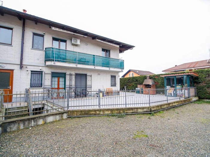 Appartamento trilocale in vendita in Via Roma, Montalenghe
