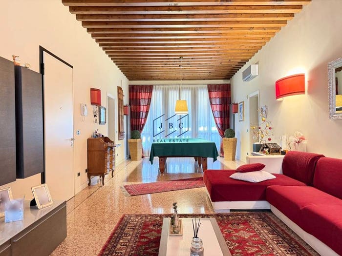 Appartamento quadrilocale in vendita in Via Roma, Centro, Oderzo