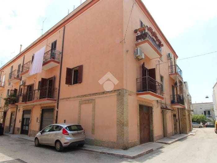 Appartamento trilocale in vendita in Via Luigi Settembrini, Centro, Lucera